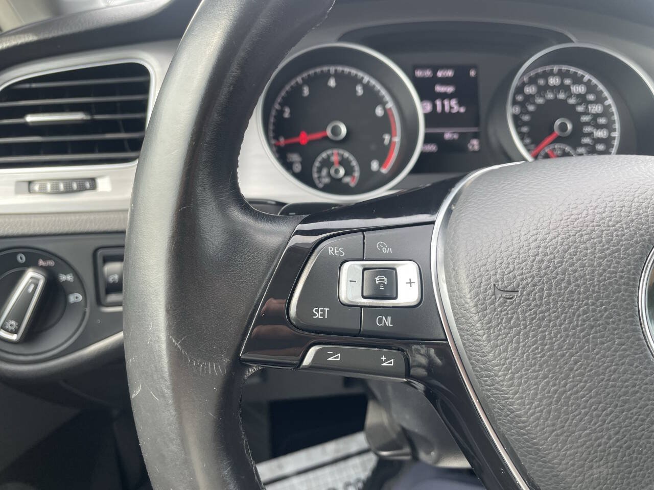 Used 2016 Volkswagen Golf Limited Edition FWD image 37