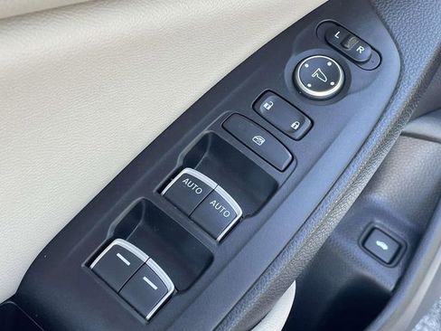 Used 2021 Honda Accord Touring image 10