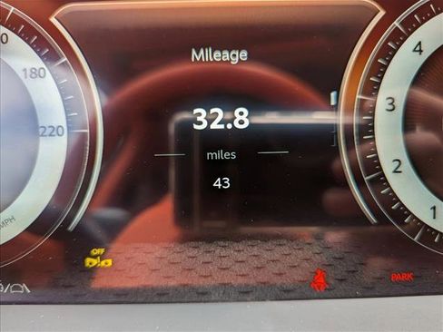 Used 2025 Aston Martin DBX 707 image 21