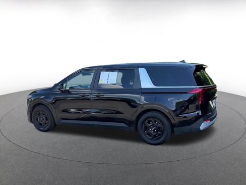 Used 2026 Kia Carnival FWD image 10
