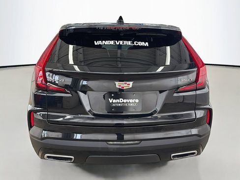 Used 2025 Cadillac XT4 Premium Luxury FWD image 9