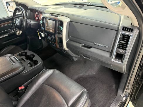 Used 2016 RAM 1500 Laramie AWD/4WD image 18