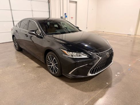 Used 2024 Lexus ES 350 w/ Premium Package image 3