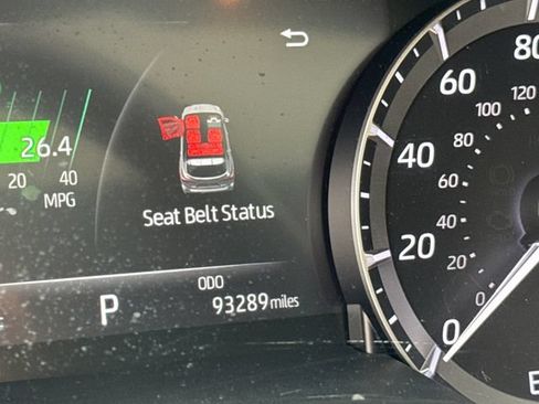 Used 2021 Toyota Highlander XLE FWD image 21