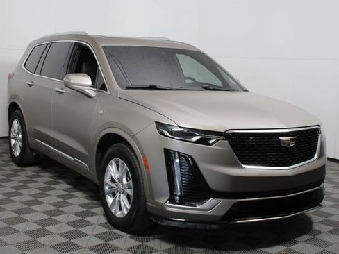 Used 2022 Cadillac XT6 Luxury image 1