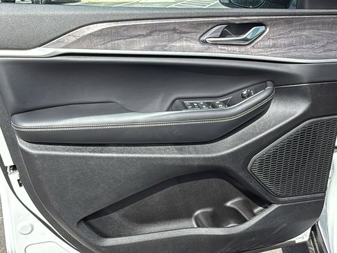 New 2026 Jeep Grand Cherokee Altitude RWD image 11