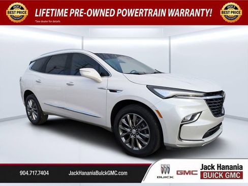Used 2023 Buick Enclave Essence image 1