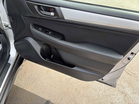 Used 2018 Subaru Outback 2.5i Premium AWD/4WD image 31