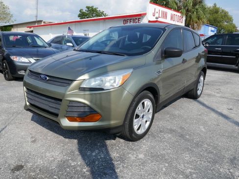 Used 2014 Ford Escape S FWD image 4