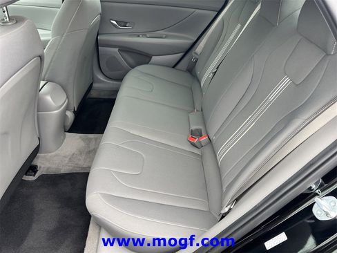 Used 2023 Hyundai Elantra SEL w/ Cargo Package image 20