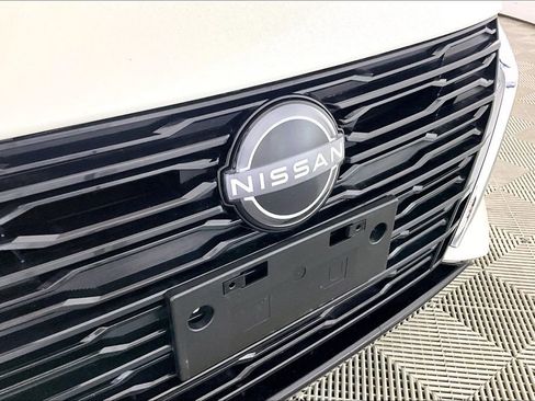 Used 2025 Nissan Altima 2.5 SV FWD image 23