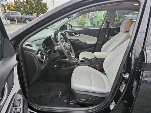 Used 2023 Hyundai Kona SEL w/ Convenience Package image 18