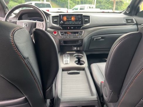 Used 2022 Honda Passport TrailSport image 18