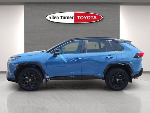 Used 2025 Toyota RAV4 XSE AWD/4WD image 10