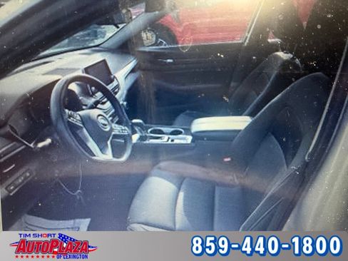 Used 2024 Nissan Altima 2.5 SV AWD/4WD image 9