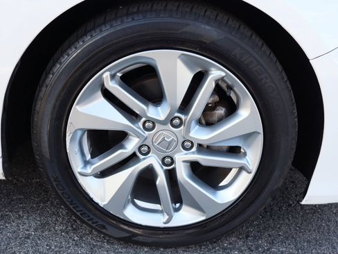 Used 2018 Honda Accord LX image 37