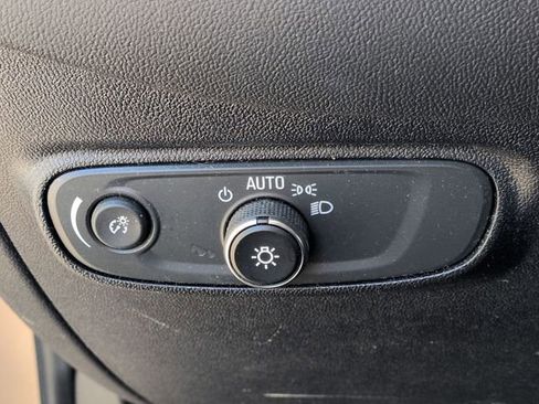 Used 2019 Chevrolet Equinox LT w/ Driver Convenience Package image 19