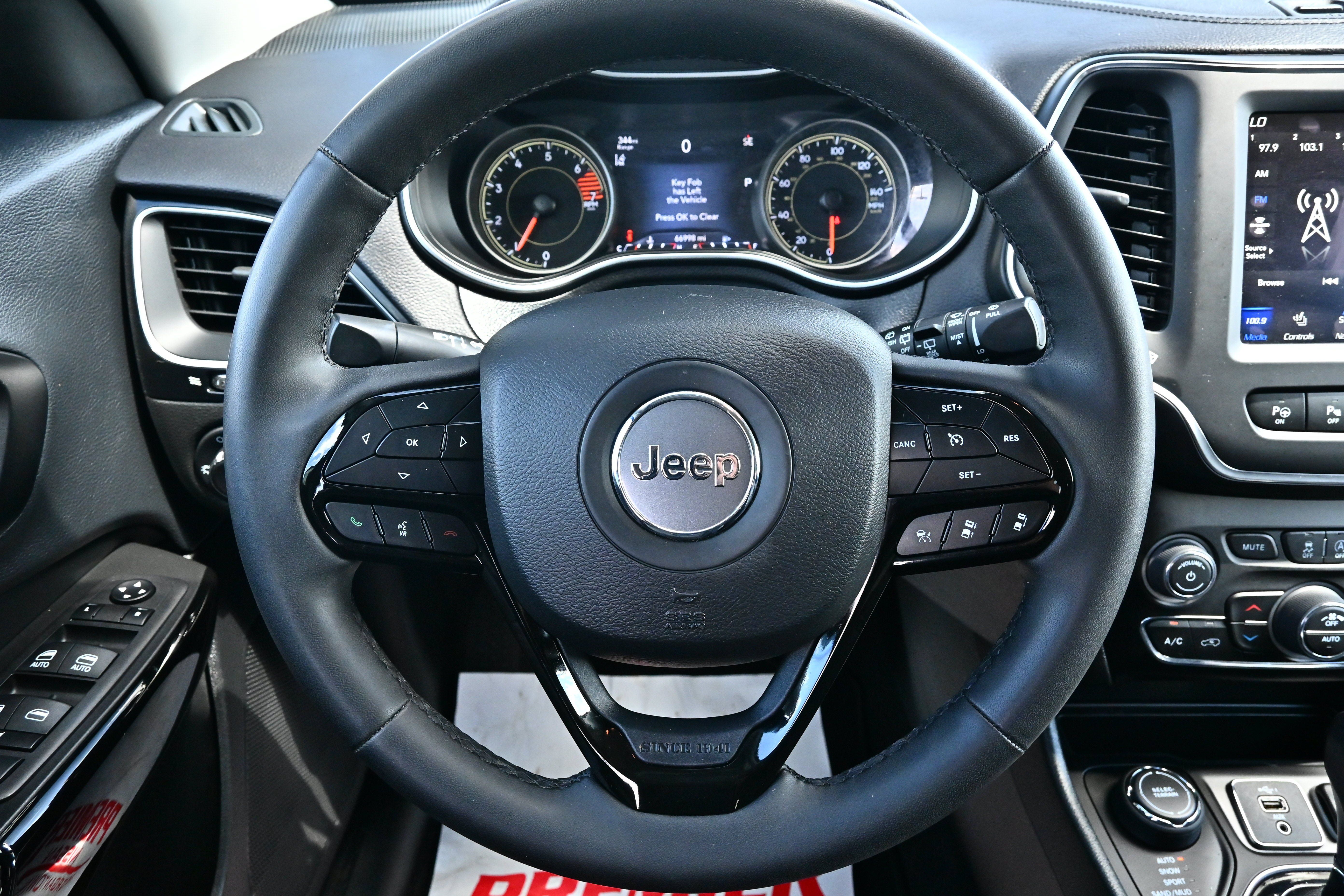 Used 2023 Jeep Cherokee Altitude Lux AWD/4WD image 17