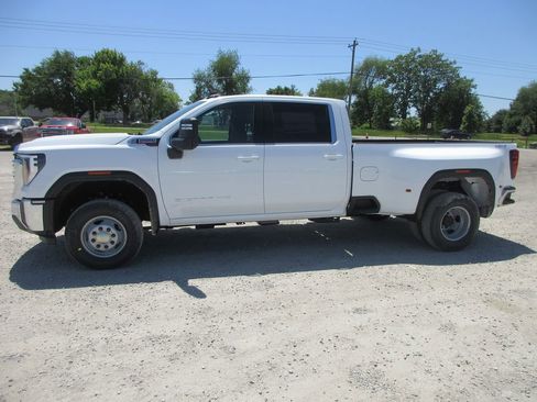 New 2026 GMC Sierra 3500 SLE w/ SLE Value Package AWD/4WD image 10