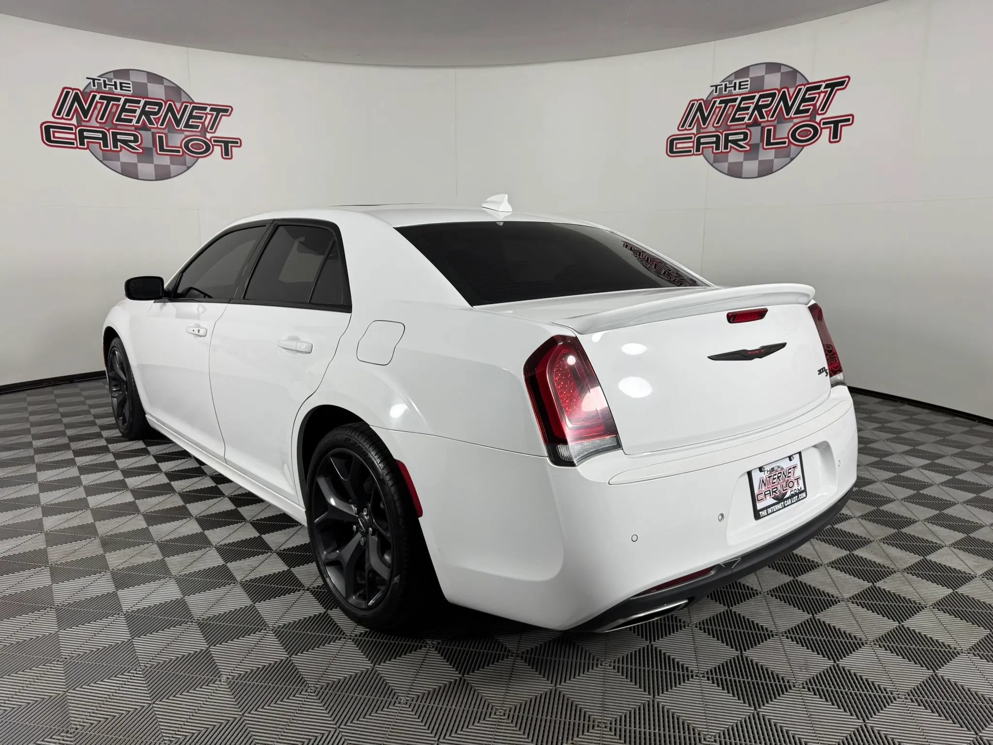 Used 2021 Chrysler 300 S w/ S Model Appearance Package RWD image 5