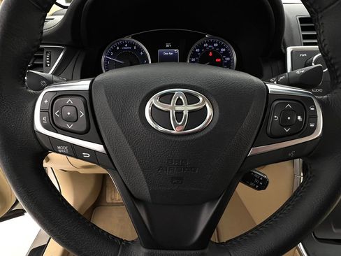 Used 2015 Toyota Camry XLE image 16