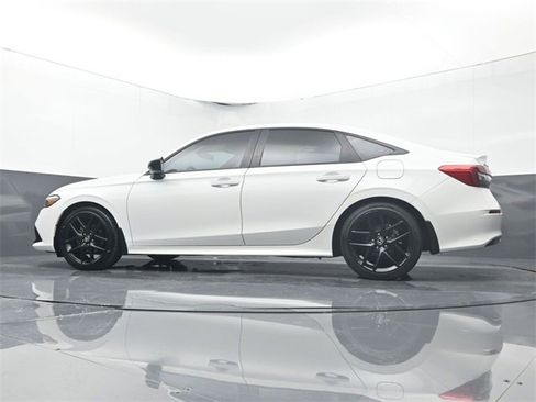 Used 2023 Honda Civic Sport image 9