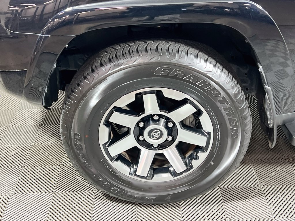 Certified 2024 Toyota 4Runner TRD Off-Road Premium AWD/4WD image 27