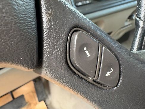 Used 2005 Chevrolet Avalanche Z71 w/ Preferred Equipment Group image 23