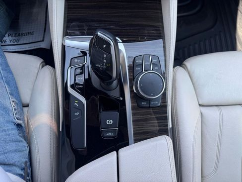 Used 2017 BMW 540i RWD image 19