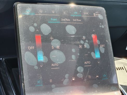 New 2025 Cadillac Escalade IQ Luxury 2 image 28