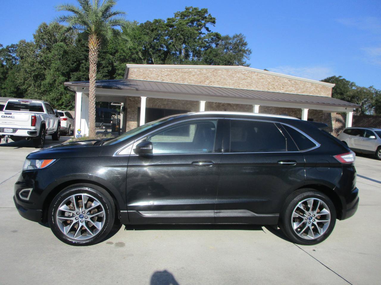 Used 2015 Ford Edge Titanium w/ Technology Package FWD image 30