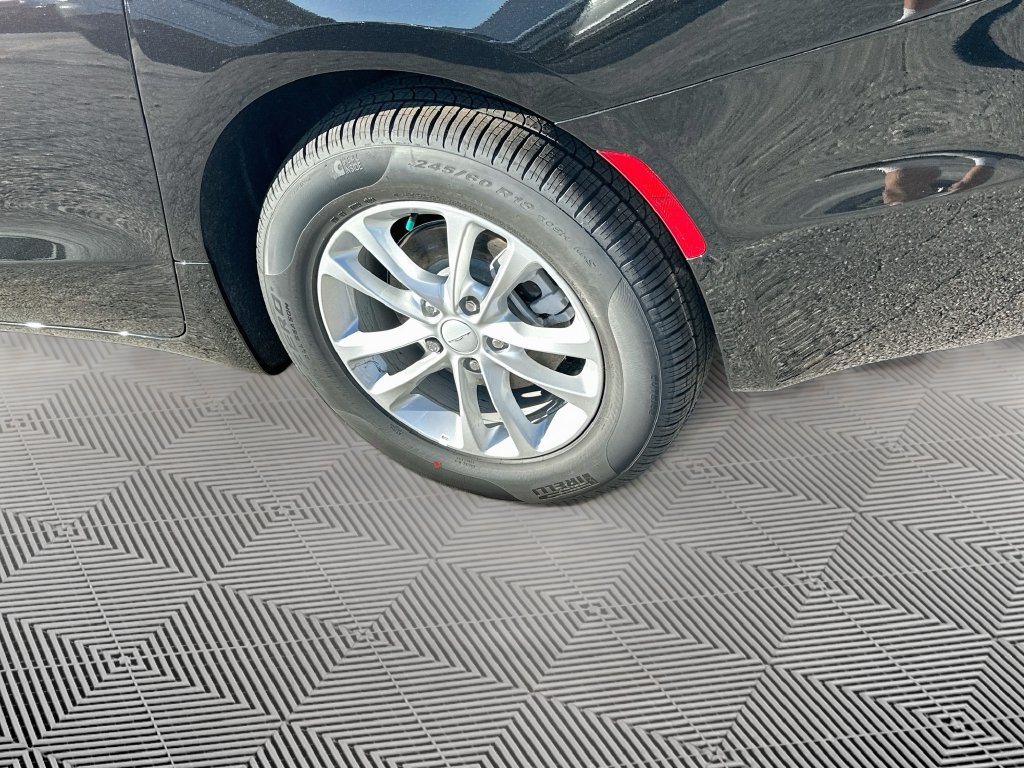 New 2027 Chrysler Pacifica Select FWD image 37