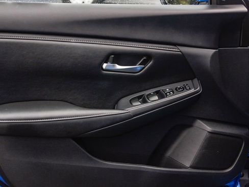 Certified 2025 Nissan Sentra SV image 25