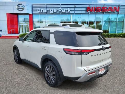 Used 2023 Nissan Pathfinder SL w/ SL Premium Package image 3