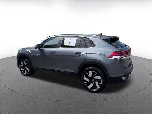 Used 2025 Volkswagen Atlas Cross Sport SE image 10