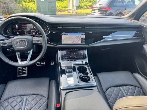Certified 2025 Audi SQ7 Prestige AWD/4WD image 33