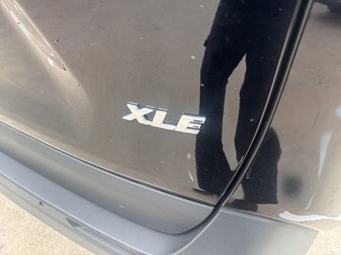 Used 2025 Toyota RAV4 XLE Premium FWD image 4
