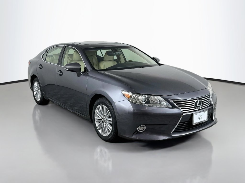 Used 2015 Lexus ES 350 w/ Luxury Package FWD image 3