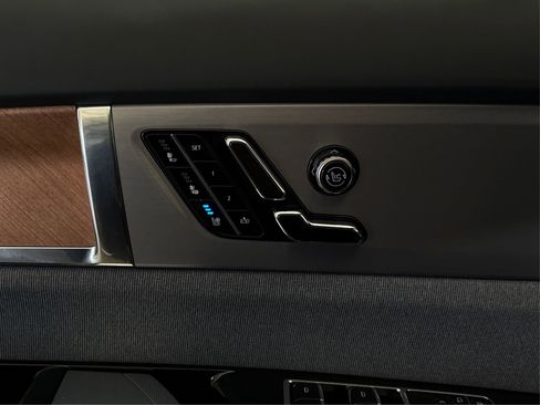 New 2026 Cadillac Vistiq Premium Luxury image 32