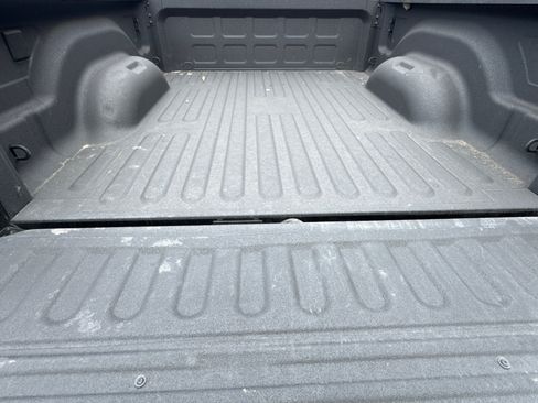 Used 2025 RAM 2500 Big Horn AWD/4WD image 18