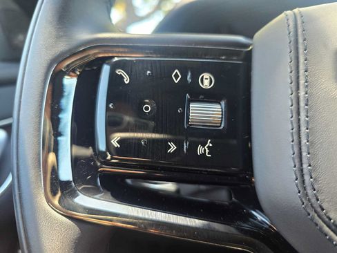 Used 2026 Land Rover Range Rover Velar S AWD/4WD image 34