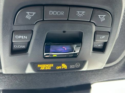 Used 2025 Toyota Corolla SE w/ SE Premium Package FWD image 25