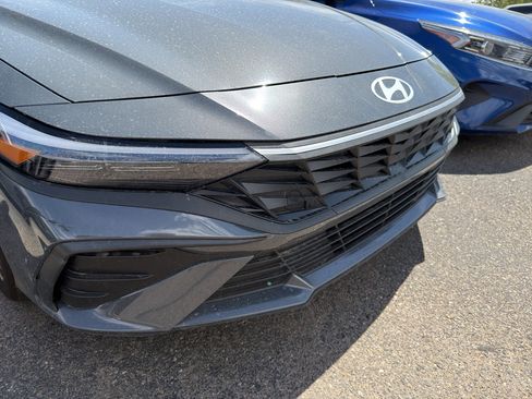 Used 2025 Hyundai Elantra Sport image 15