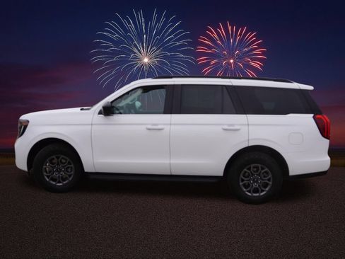 Certified 2025 Ford Expedition Active AWD/4WD image 9