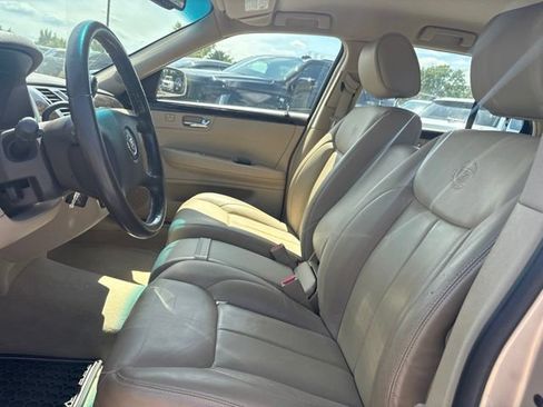 Used 2008 Cadillac DTS FWD image 3