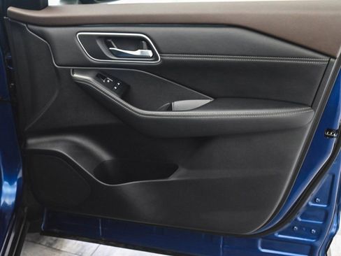 Used 2022 Nissan Rogue Platinum w/ Head-Up Display Package image 10