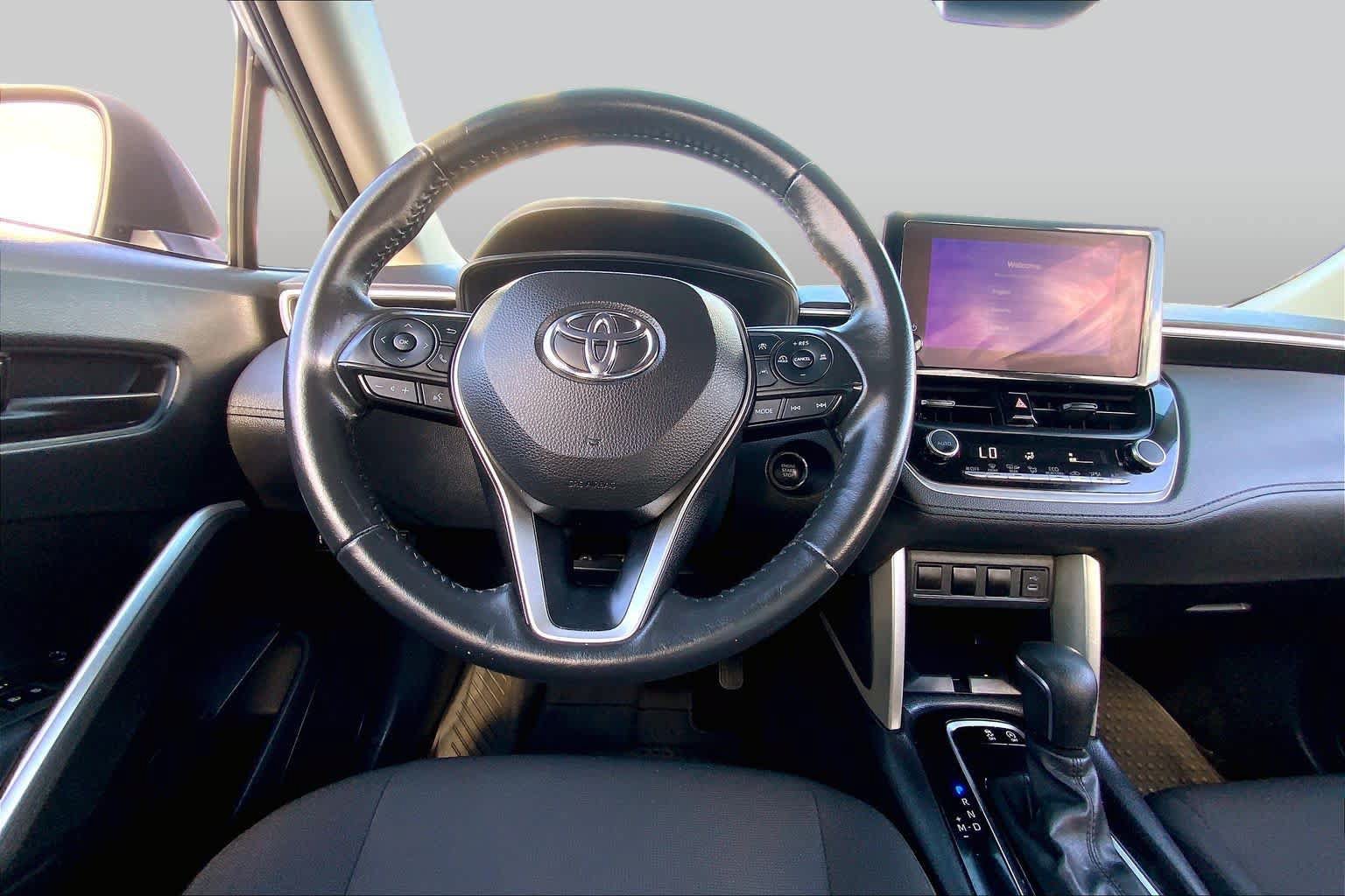 Used 2024 Toyota Corolla Cross LE FWD image 6