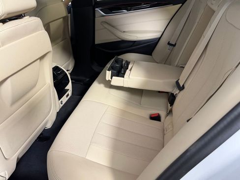 Used 2023 BMW 530i w/ Convenience Package image 25