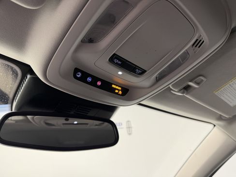 Used 2025 Buick Envision Preferred image 8