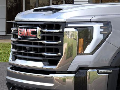 New 2026 GMC Sierra 2500 SLE AWD/4WD image 13